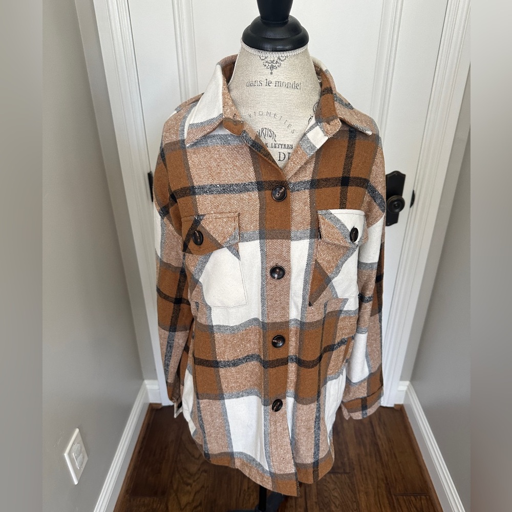 NWOT VICI SOLD OUT SHACKET